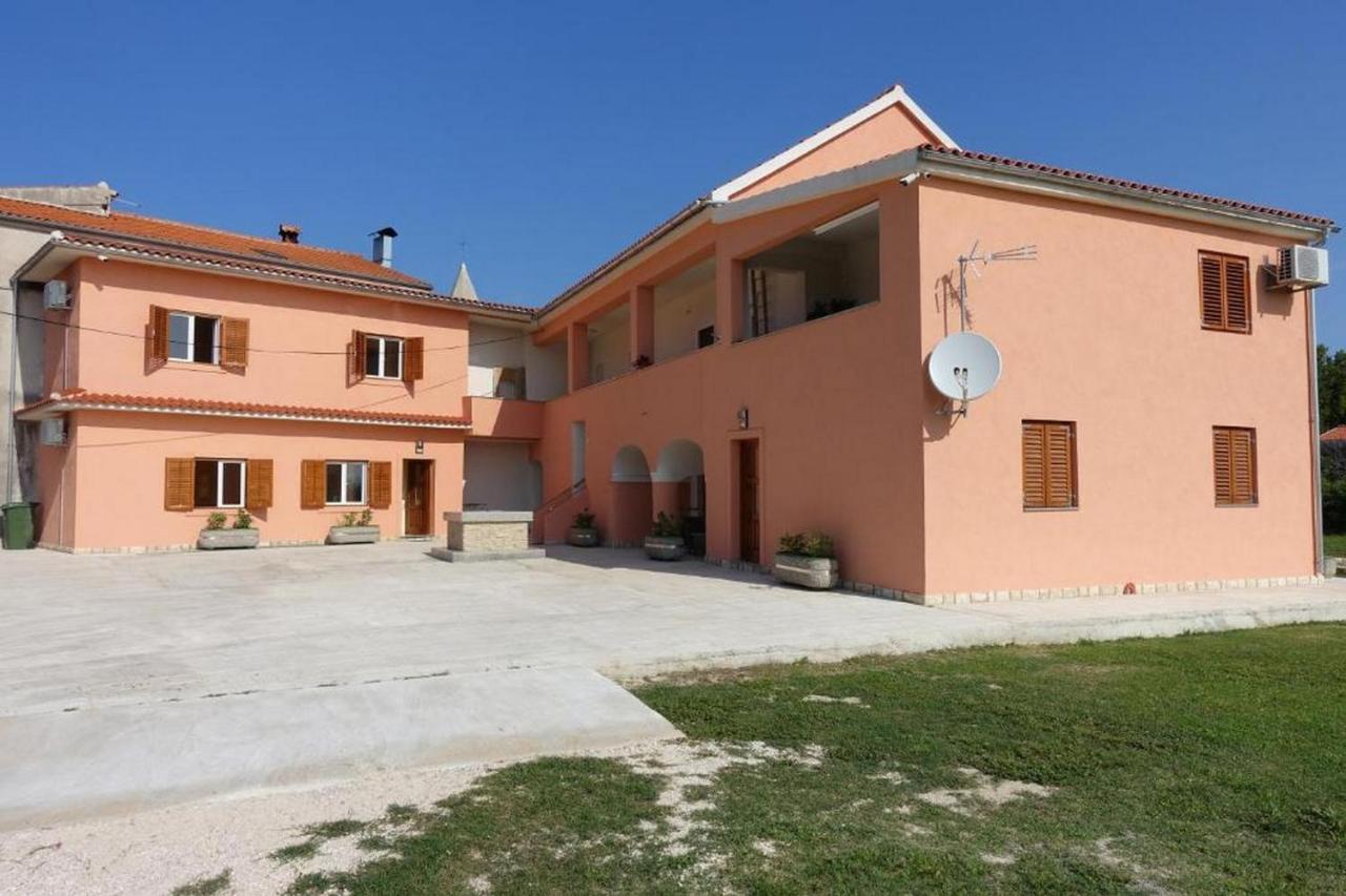Apartments Leon Nin Rom bilde
