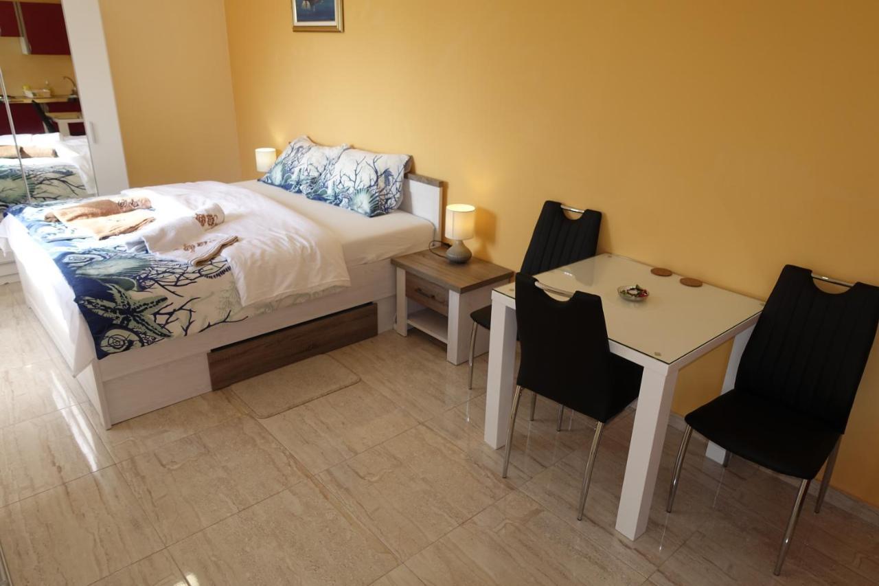 Apartments Leon Nin Rom bilde